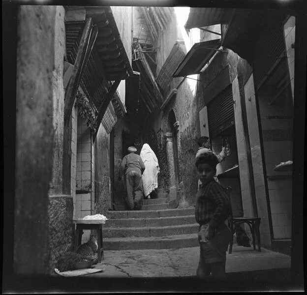 Archival photo of everyday people in Algiers